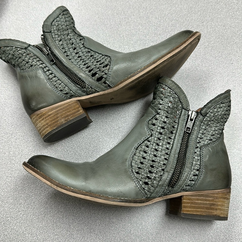 Seychelles Gray green  Heeled Booties